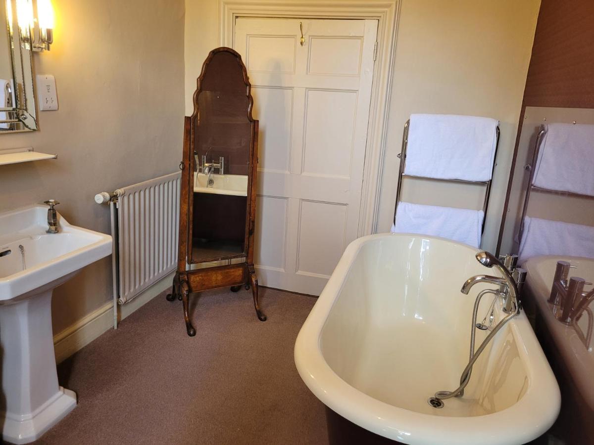 Bed and Breakfast The Old Vicarage Kington  Exterior foto